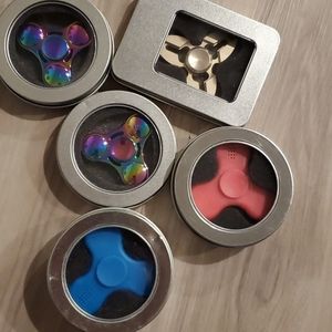 5 Spinners party favors